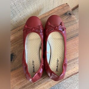 NWOT Red Rialto Flats